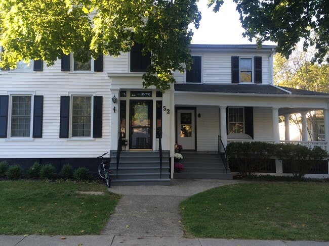 Building Photo - 52 Center St