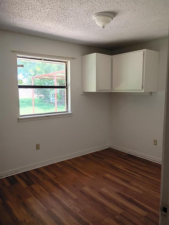 Building Photo - 8713 S Hillcrest Dr