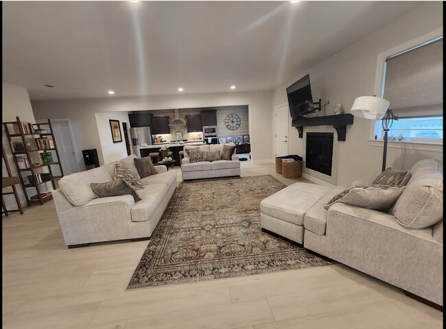 Building Photo - 6672 Bandito Dr