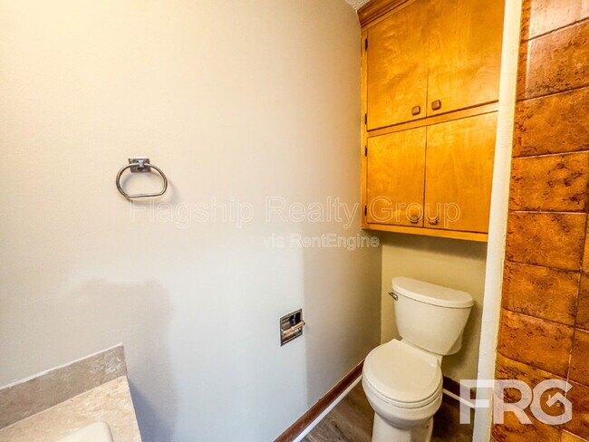 Building Photo - 1228 Forest Acres Dr