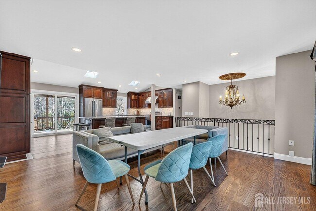 Building Photo - 2289 Brookside Dr