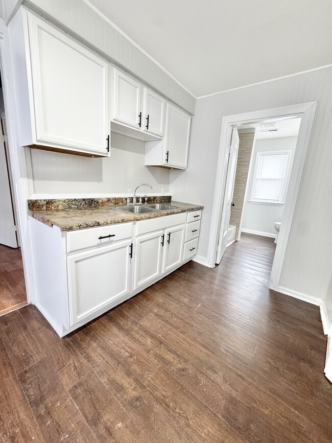 Building Photo - 2629 E Victory Ct