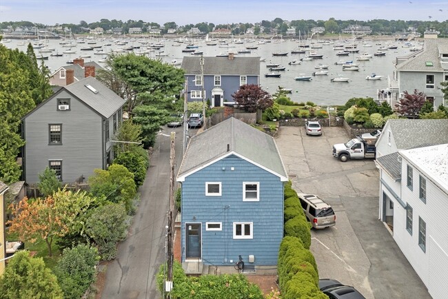 Primary Photo - 1 Goodwins Ct