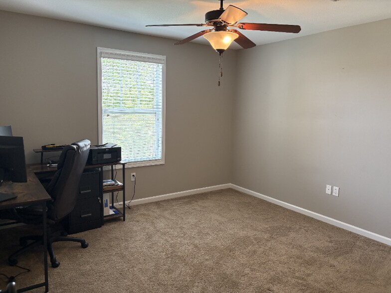 Building Photo - 209 Winterberry Way