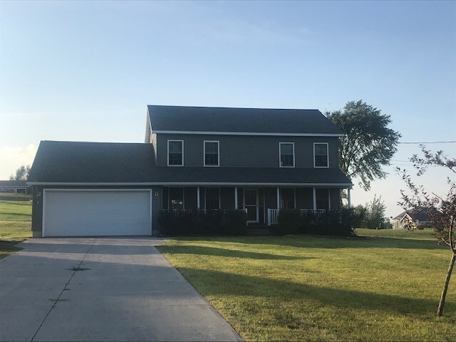 Building Photo - 4 Bed 3.5 Bath with a Inground Pool