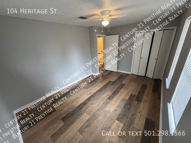 Building Photo - 104 Heritage St