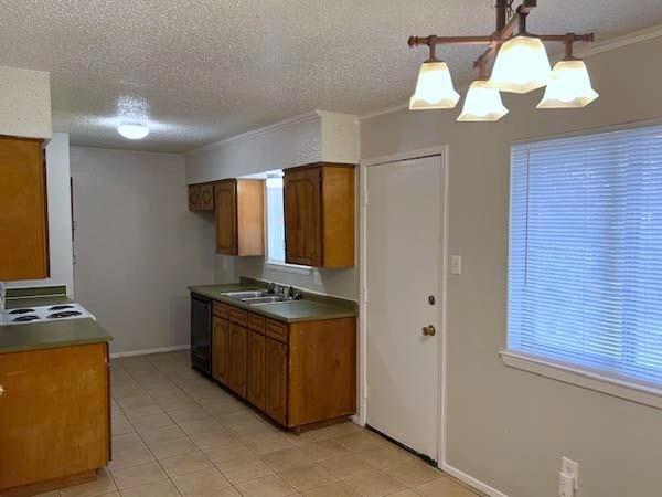 Building Photo - 806 Phillips Dr