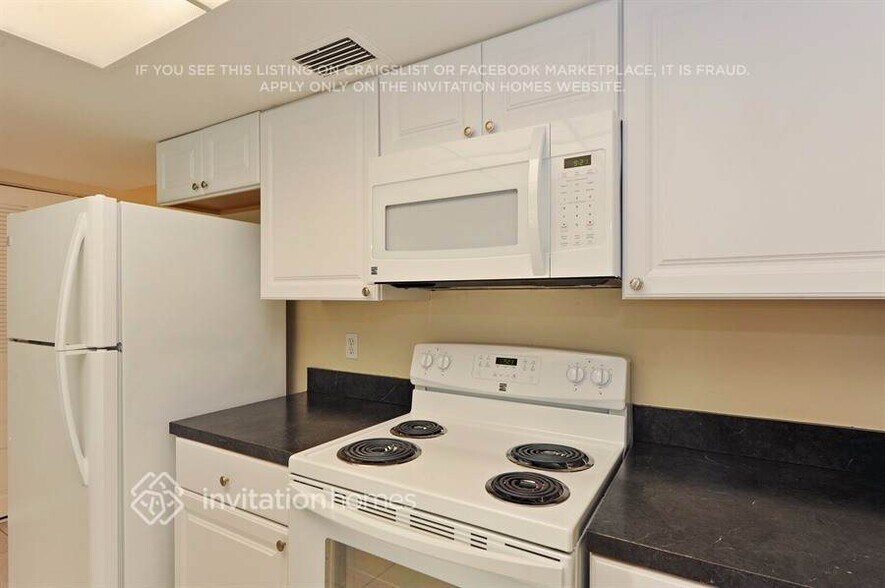 Building Photo - 5209 Windlaff Ave