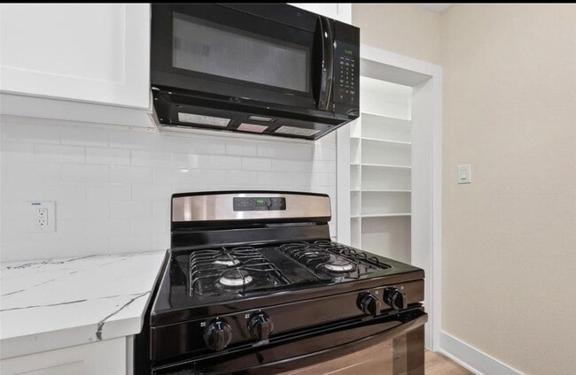 Building Photo - 2725 Avenue F