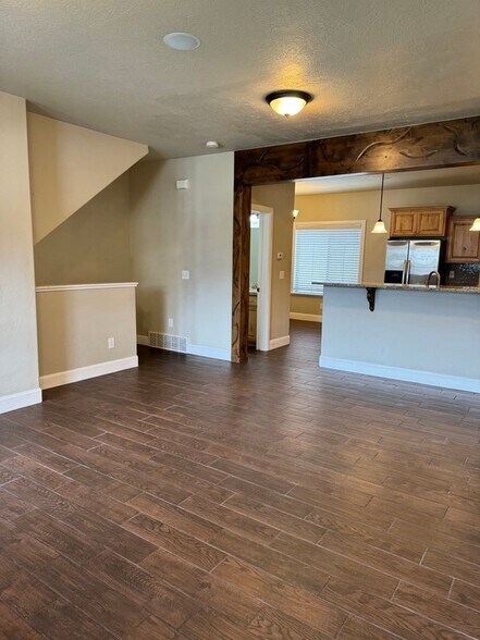 Building Photo - 10927 N Town Ctr W
