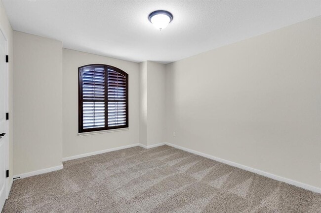 Building Photo - 687 Ledge Stone Dr