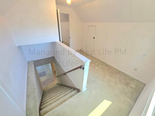 Building Photo - 4526 NE 77th Ave