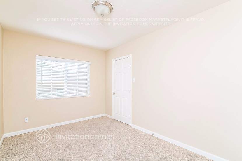 Building Photo - 219 E 46th St