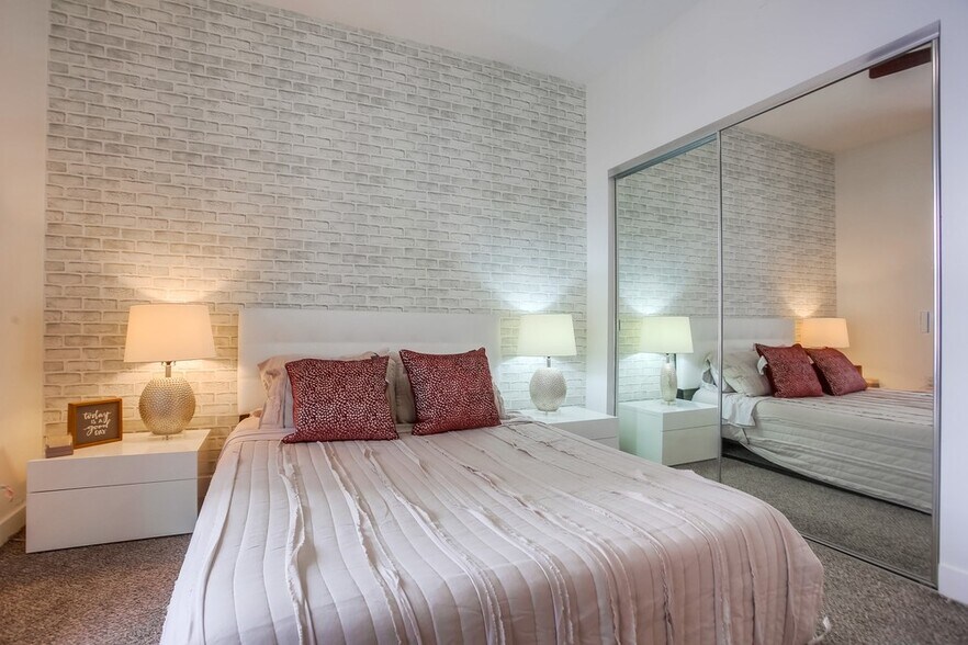 Building Photo - 1150 J St