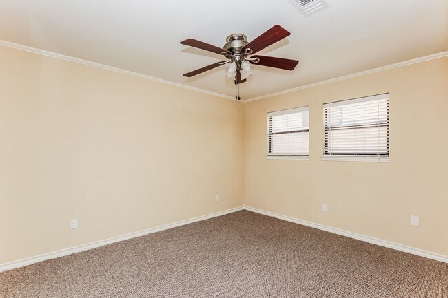 Building Photo - Beautiful one story Condo