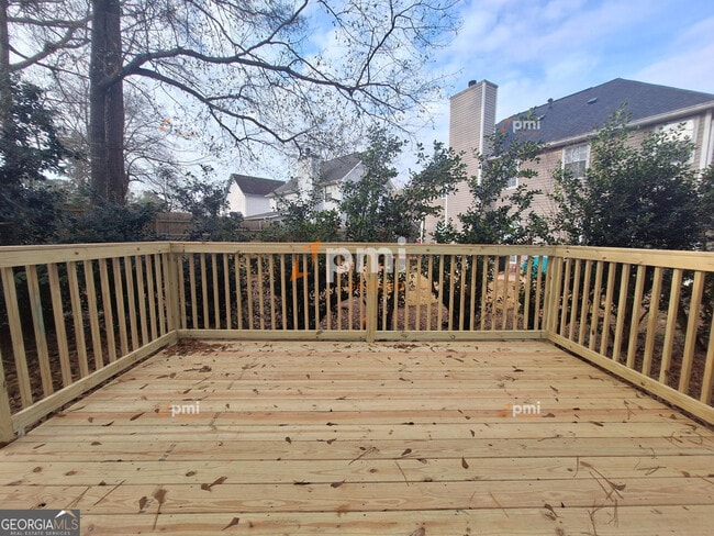 Building Photo - 160 Braelinn Courts