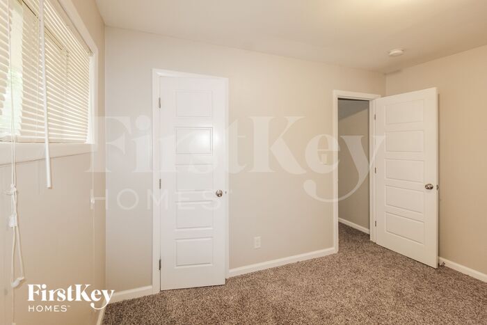 Building Photo - 3758 Aldea Dr