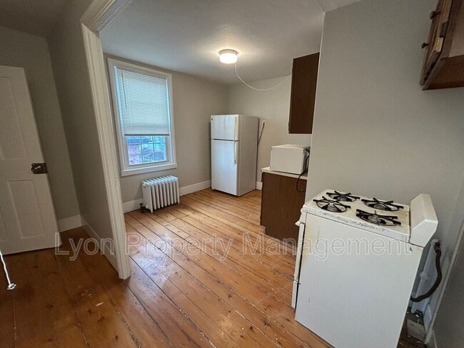 Building Photo - 44 7th St