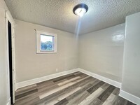Building Photo - 417 N Kline St