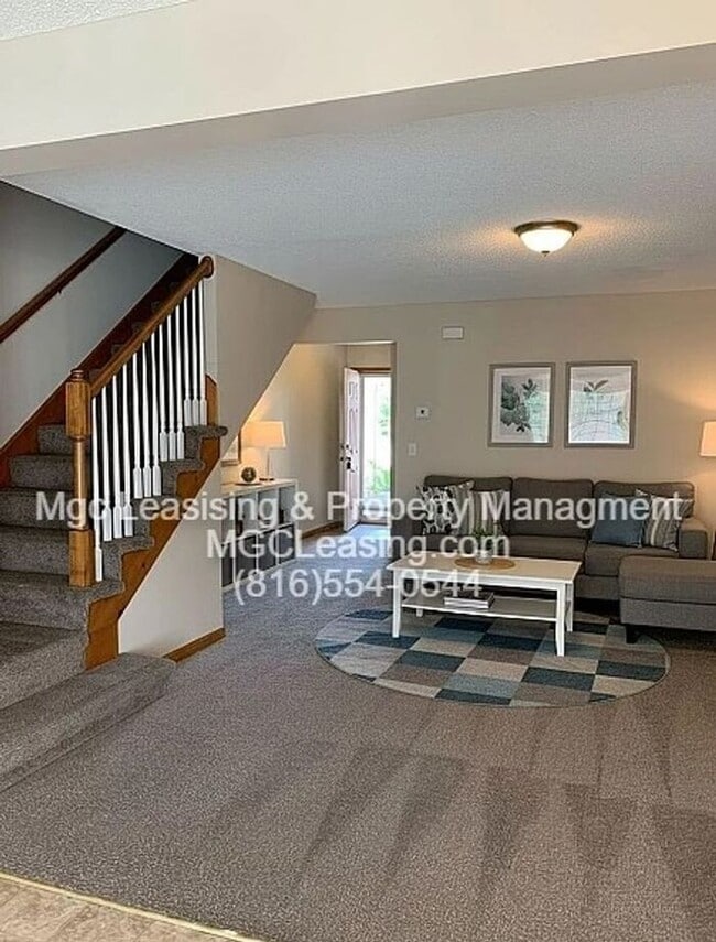 Building Photo - Spacious Duplex Living in Lee’s Summit—Two Living Areas & Garage - $500 Rent Credit ask me how!