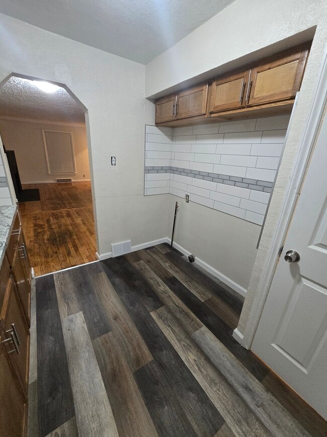 Building Photo - 16522 Murray Hill St