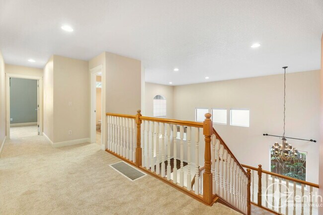 Building Photo - 2903 NE 184th Ave