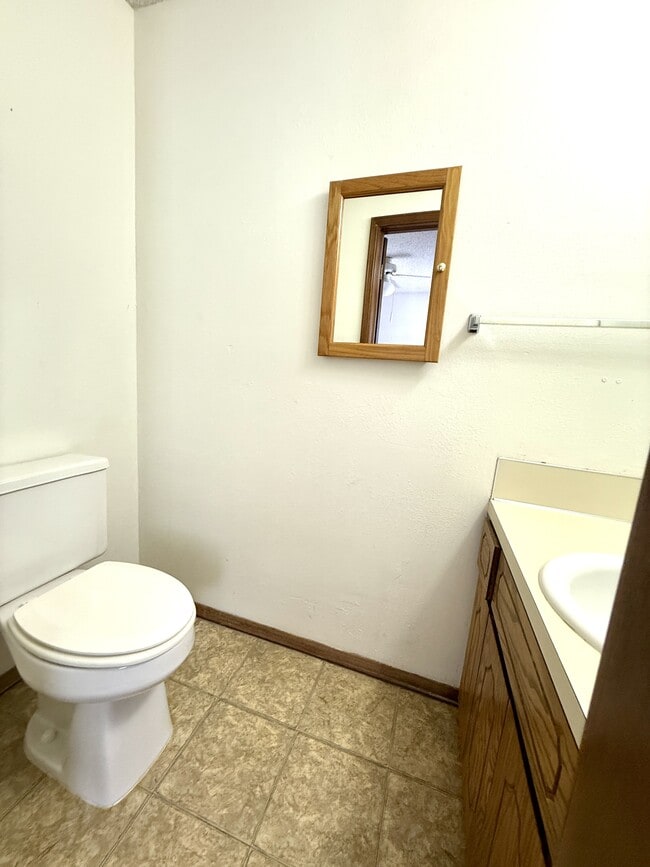 Building Photo - 2208 Shenandoah Dr