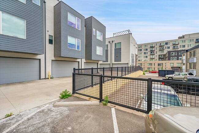 Building Photo - $2,595.00 - 2 Bedrooms, 2.2 Bathrooms, Townhouse in Denver with Roof deck!