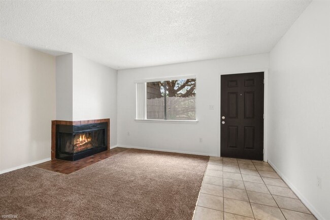 Building Photo - 506 W Orchard Ln
