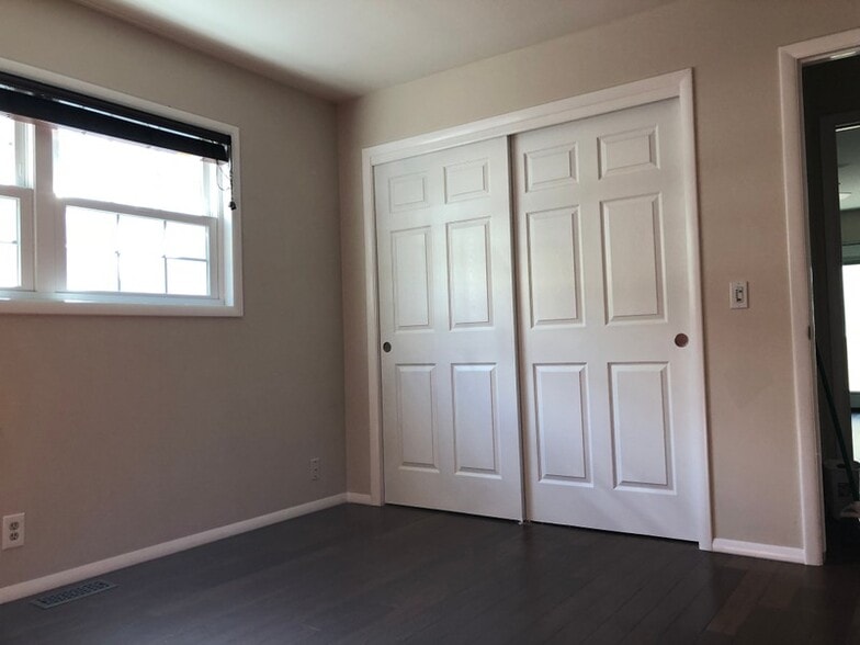 Building Photo - 8410 Kings Hill Dr