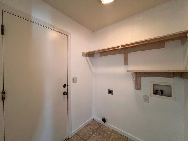 Building Photo - 3 bedroom Fernley home in Donner Trails, F...