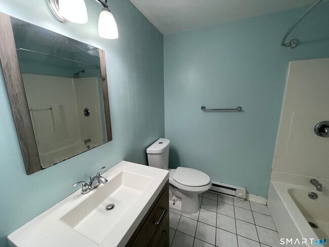 Building Photo - 85 Brentwood Dr