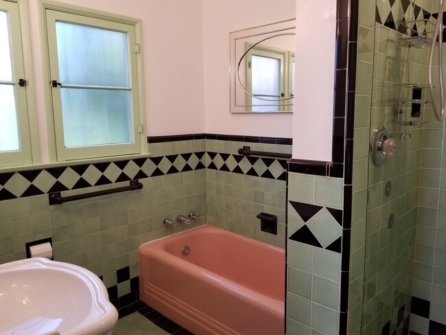 Bathroom - 1324 S Cloverdale Ave