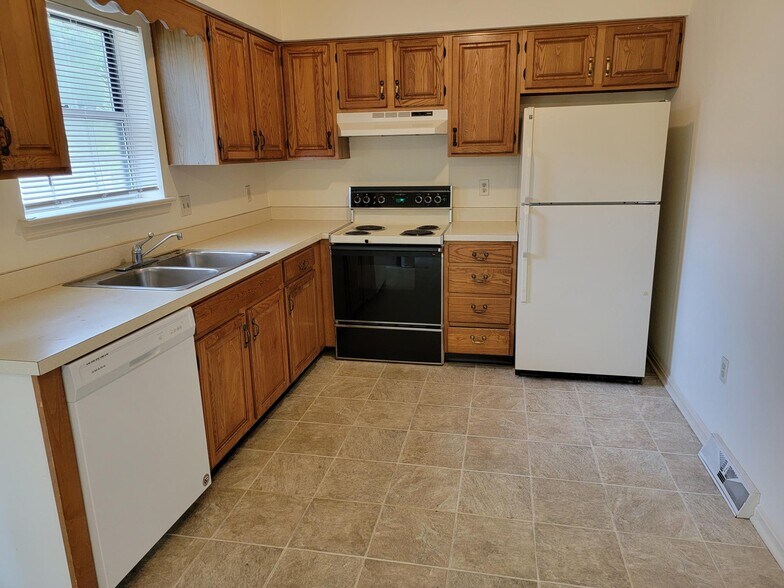 Building Photo - 396 Dohner Dr