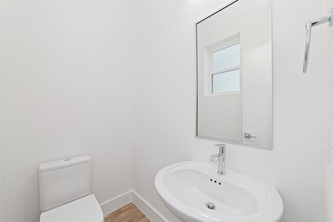 Building Photo - 2103 Holman St