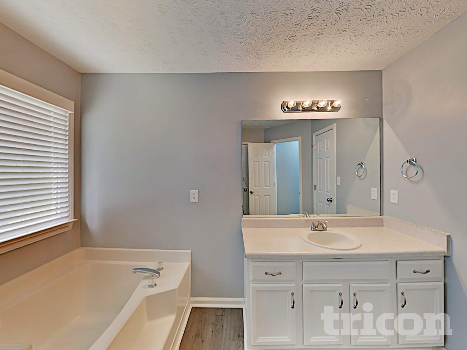 Building Photo - 262 Maplelake Dr