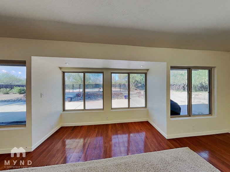 Building Photo - 7900 N Leonardo Da Vinci Way