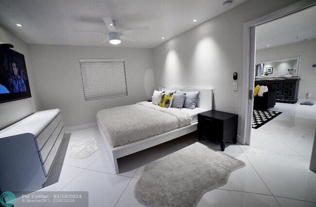 Building Photo - 327 Lancaster St