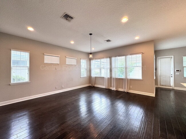 Building Photo - 13808 Chauvin Ave