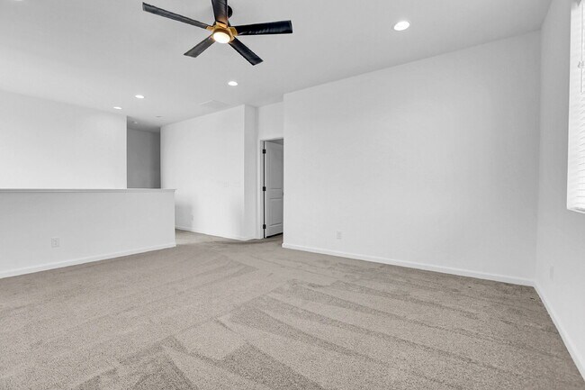 Building Photo - $3,425.00, 4 Beds, 2.5 Baths, Single Famil...