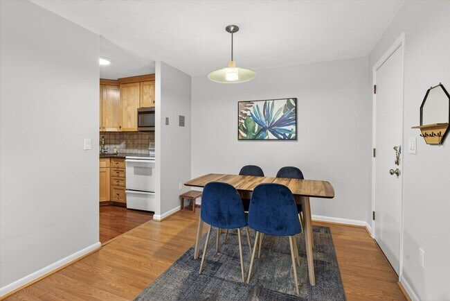 Building Photo - 272 Albion St