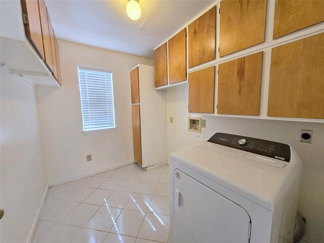 Building Photo - 3902 St Michaels Ct