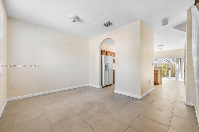 Building Photo - 3360 NE 14th Dr