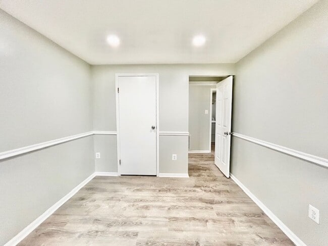 Building Photo - 60 Whitechurch Ct