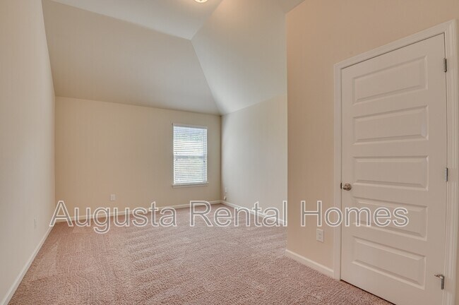 Building Photo - 5014 Vine Ln