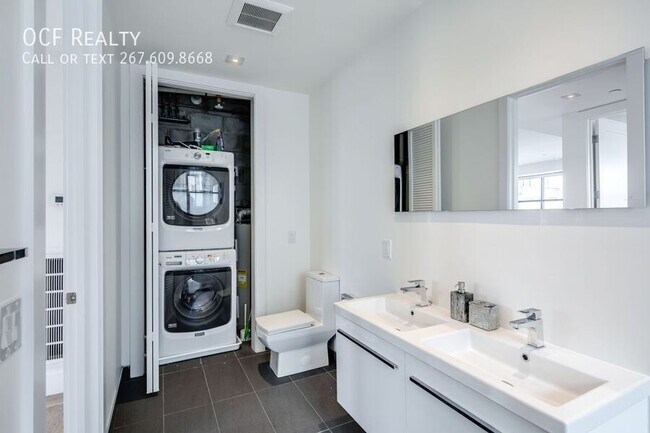 Building Photo - 240 N 2nd St