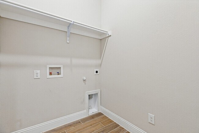 Building Photo - 4005 Gray Wolf Dr