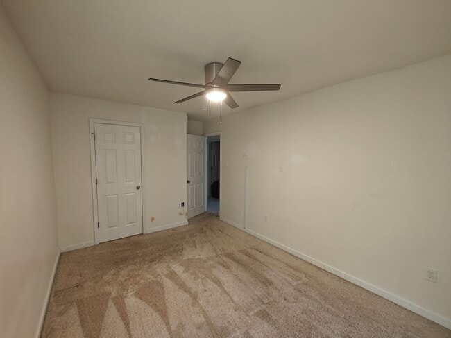Building Photo - 5 Bedroom home in Henrico