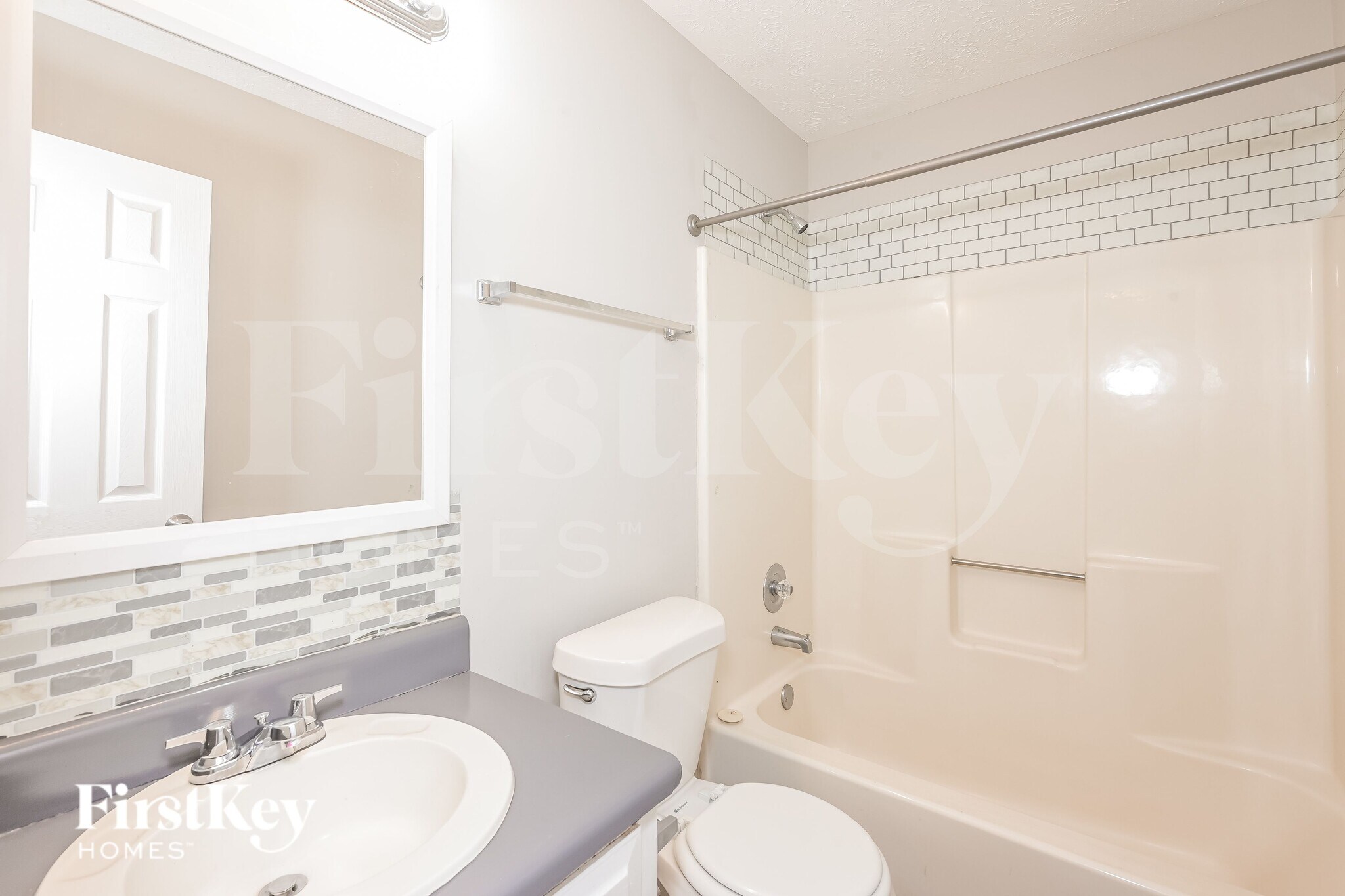 Building Photo - 484 Rhett Dr