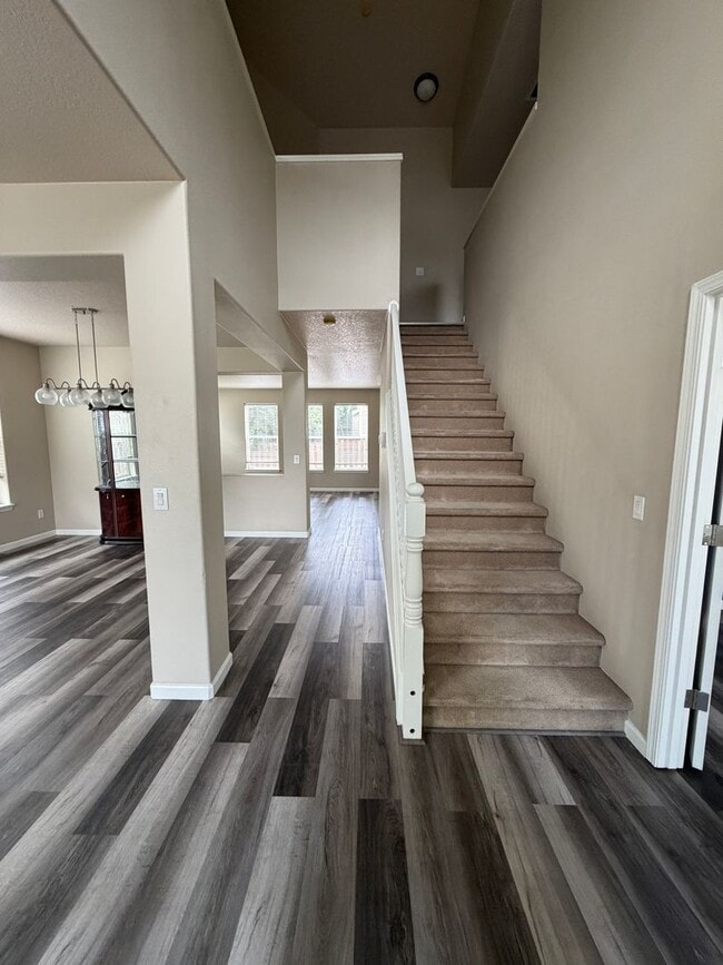 Building Photo - 3BR/3BA Two-Story Home w/ 2 Bonus Rooms, Garage, & Fenced Yard